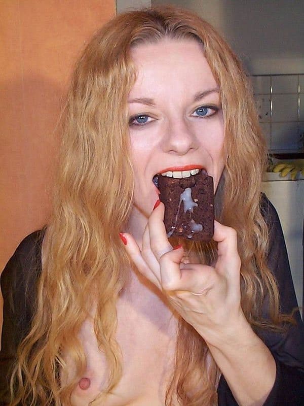 Ню фото девушек позирующих с едой 2 фото