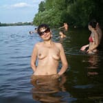 Девушки позируют в воде на природе ню подборка