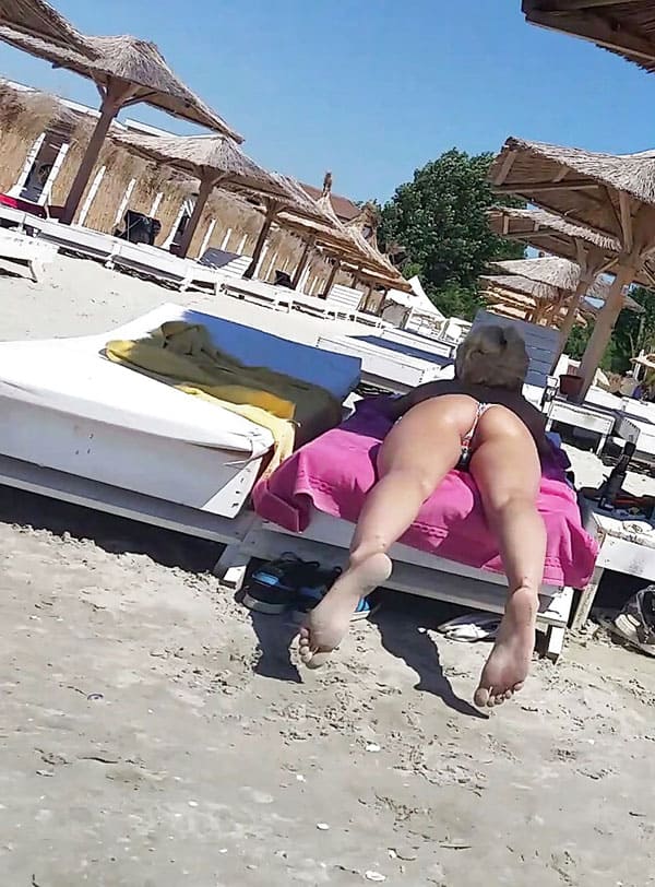 Фотоохота за девушками на пляже 38 фото