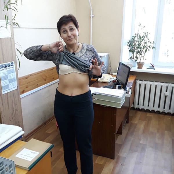 Тетя Люда пришла на работу без трусов 1 фото