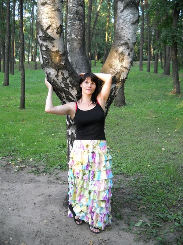Хуесоска Марина с бутылкой в жопе 2 фото