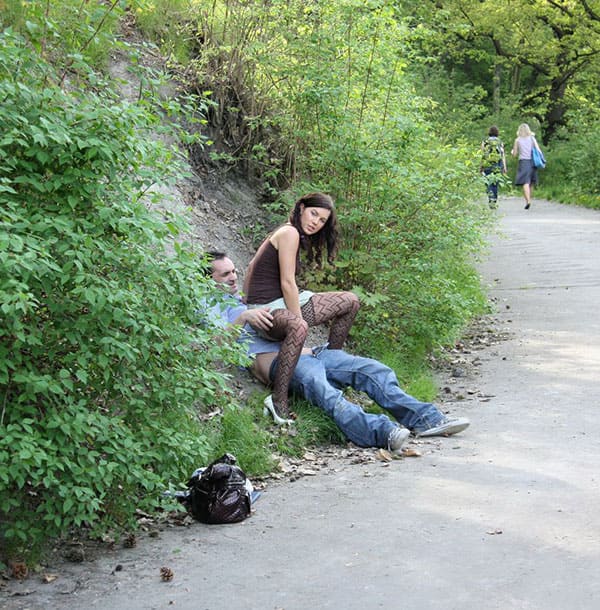 Позы для секса на улице 4 фото