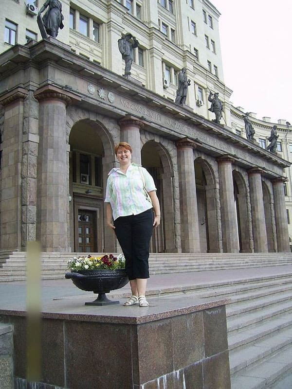 Толстые женщины в одежде и без 5 фото