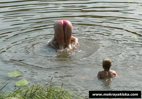 Нудисты отдыхают на пляже голышом 33 фото