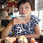 Жена светит трусами и писькой в общественных местах