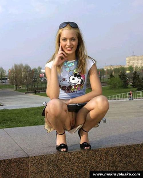 Голые на улице подборка фото 22 фото