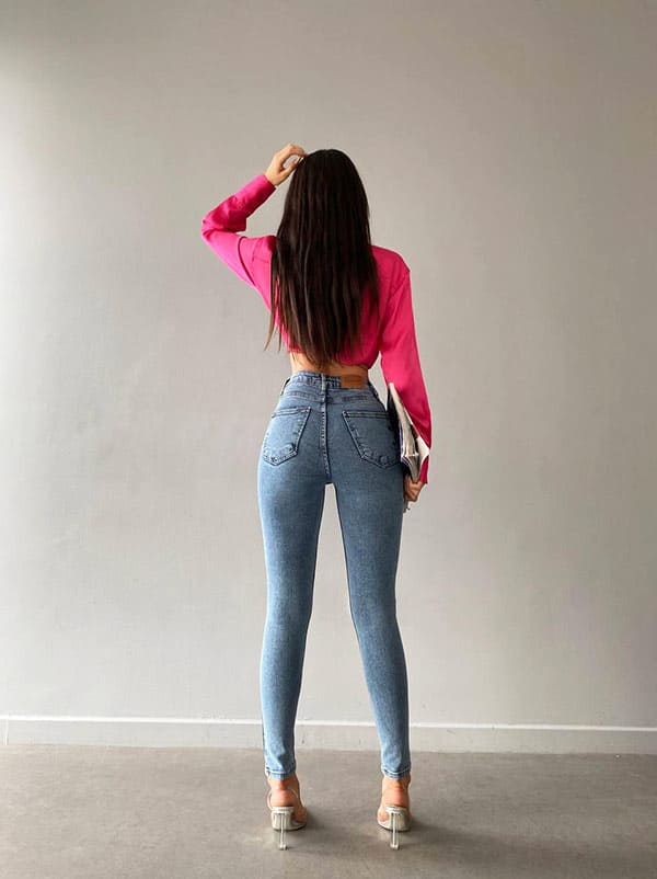 Русские девушки в обтягивающей одежде 29 фото
