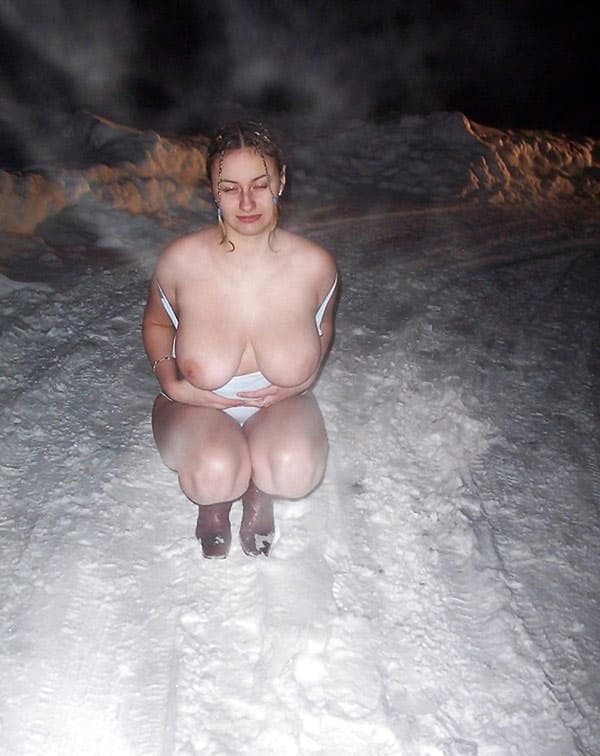 Русские эксгибиционистки на зимних улицах 68 фото