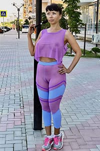 Весенние девушки без лифчика