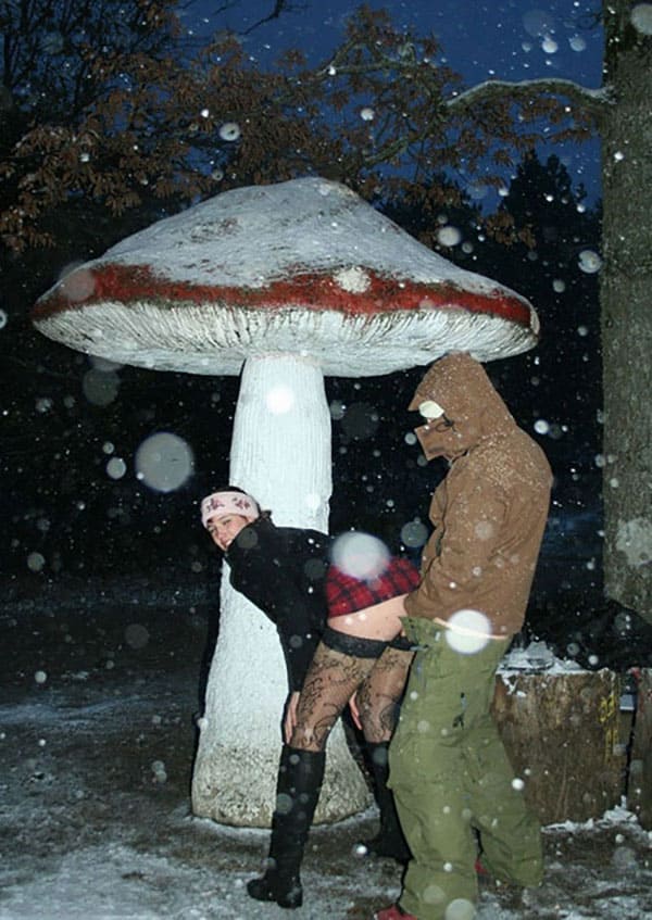 Жена придумывает новые позы и необычные места для секса 29 фото