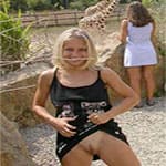 Голые девушки на улице онлайн фото