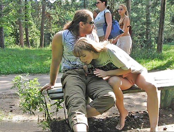 Голые среди людей на улице 31 фото