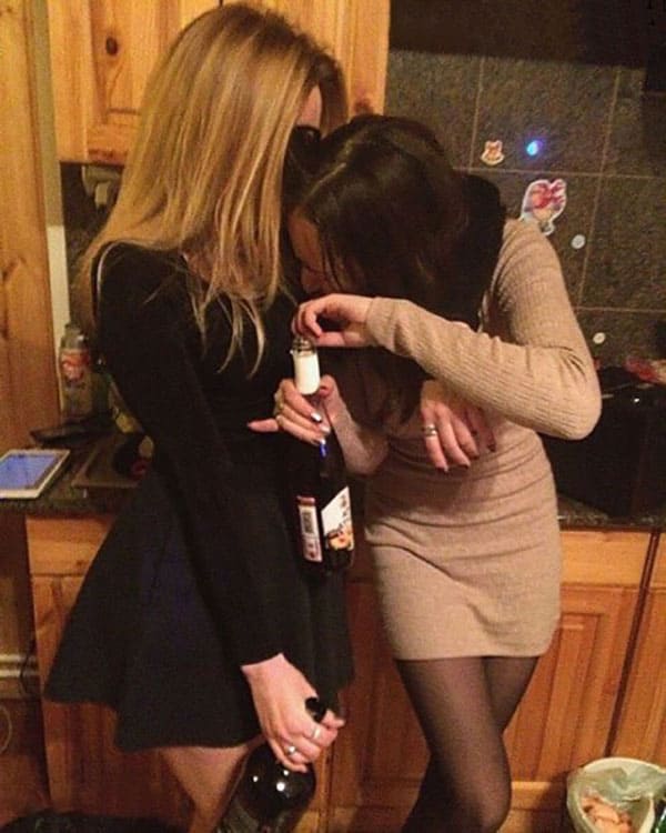 Пьяные голые девушки на Новый Год 1 января 17 фото