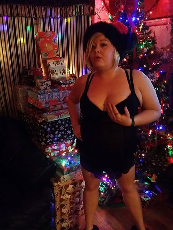 Новогоднее порно поздравление от жены подписчика 2 фото
